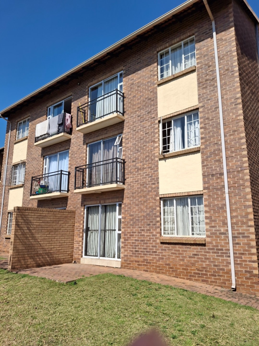 2 Bedroom Property for Sale in Annlin-wes Gauteng