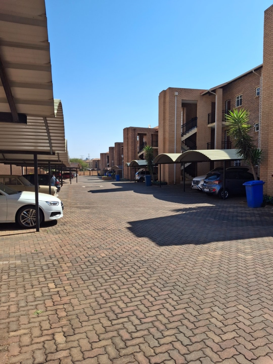 2 Bedroom Property for Sale in Annlin-wes Gauteng