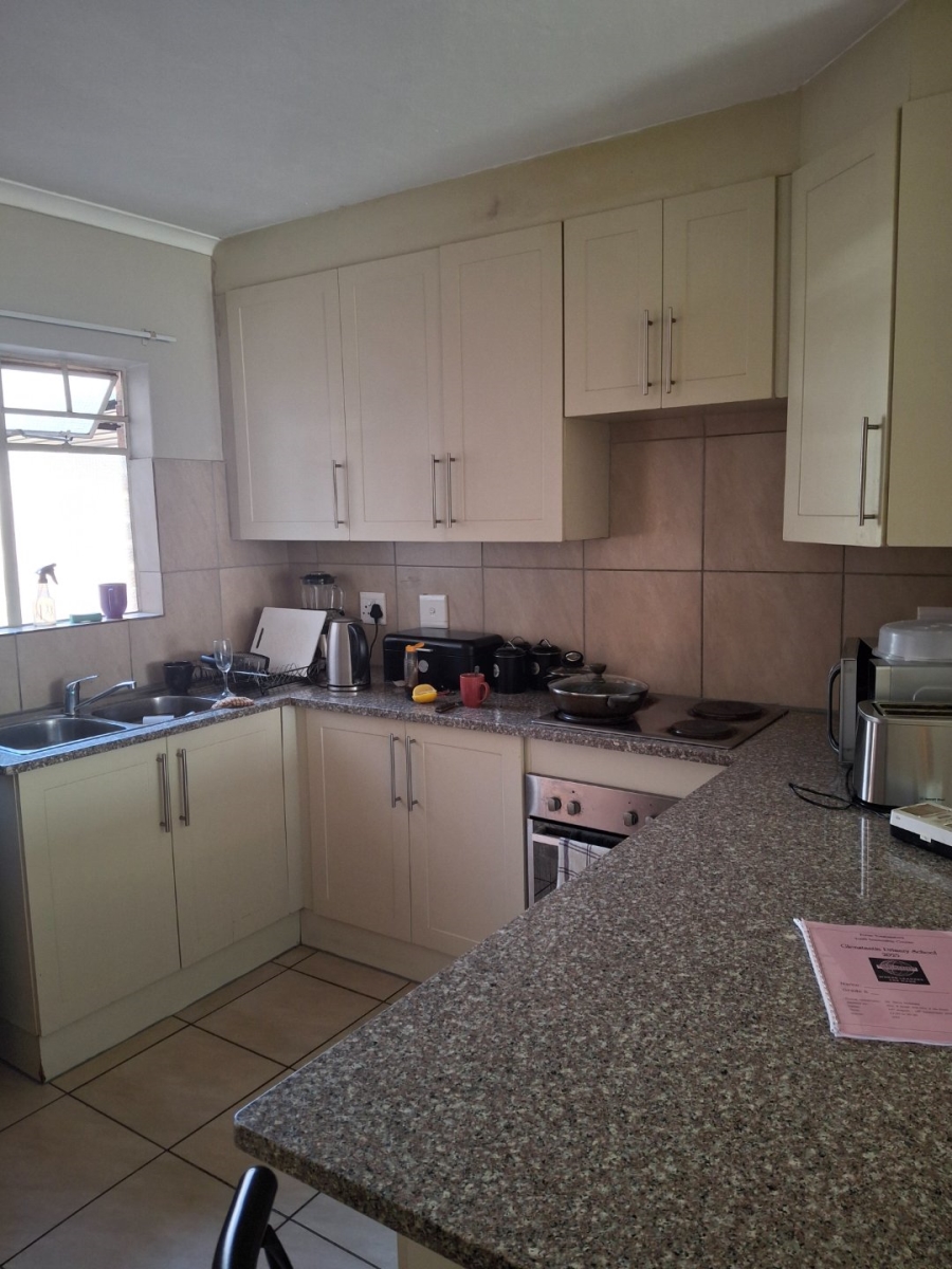 2 Bedroom Property for Sale in Annlin-wes Gauteng
