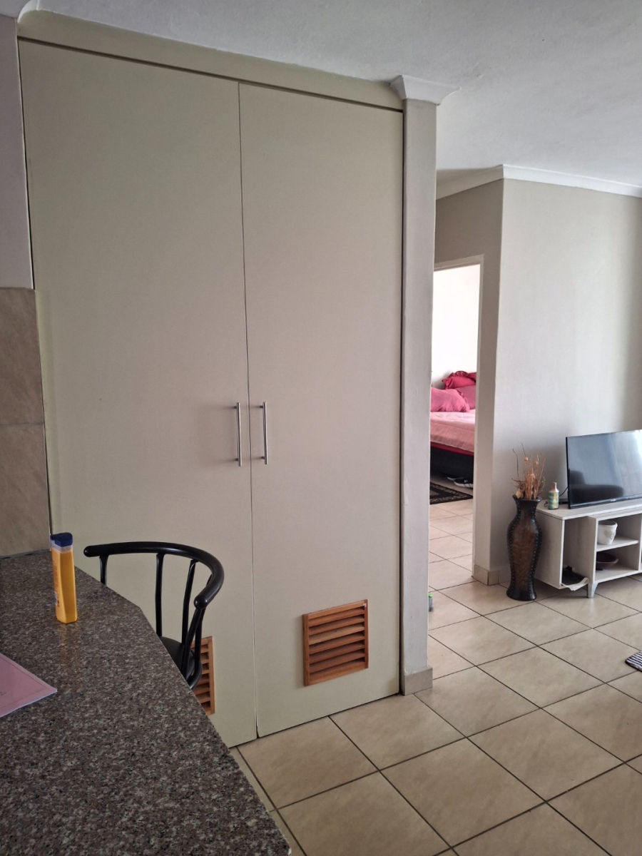 2 Bedroom Property for Sale in Annlin-wes Gauteng