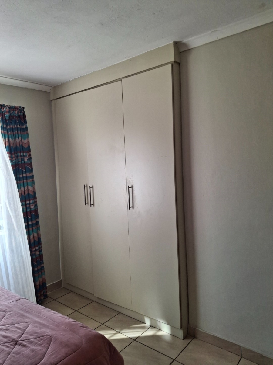 2 Bedroom Property for Sale in Annlin-wes Gauteng