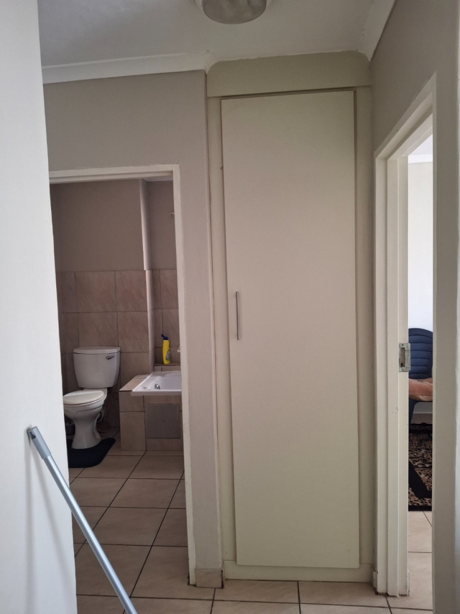 2 Bedroom Property for Sale in Annlin-wes Gauteng