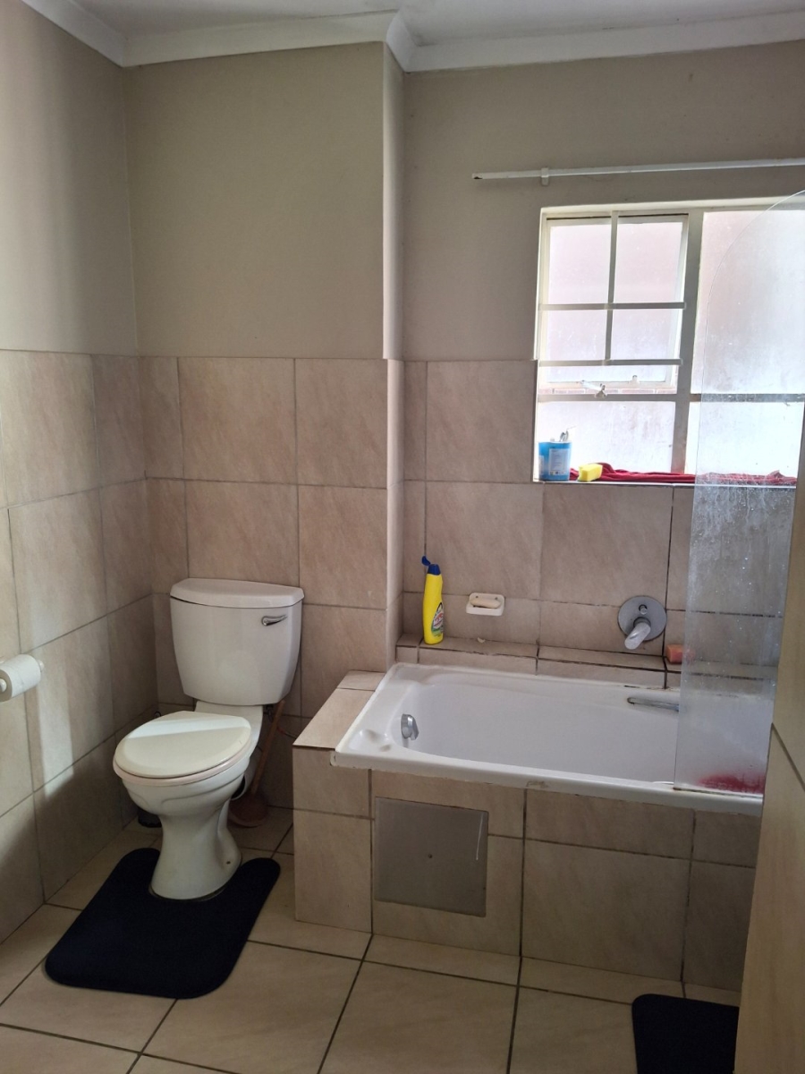 2 Bedroom Property for Sale in Annlin-wes Gauteng