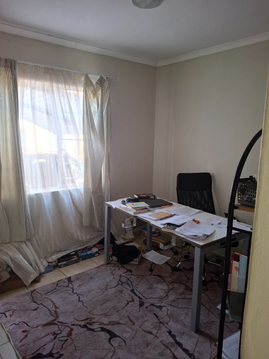 2 Bedroom Property for Sale in Annlin-wes Gauteng
