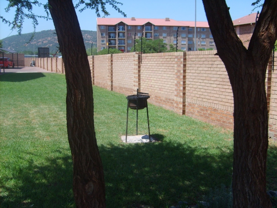 2 Bedroom Property for Sale in Annlin-wes Gauteng