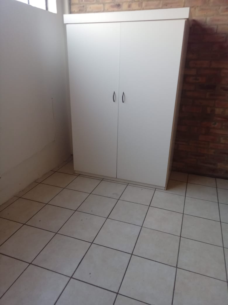 To Let 1 Bedroom Property for Rent in Troyeville Gauteng