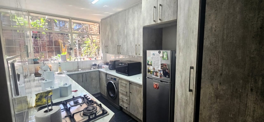3 Bedroom Property for Sale in Val de Grace Gauteng