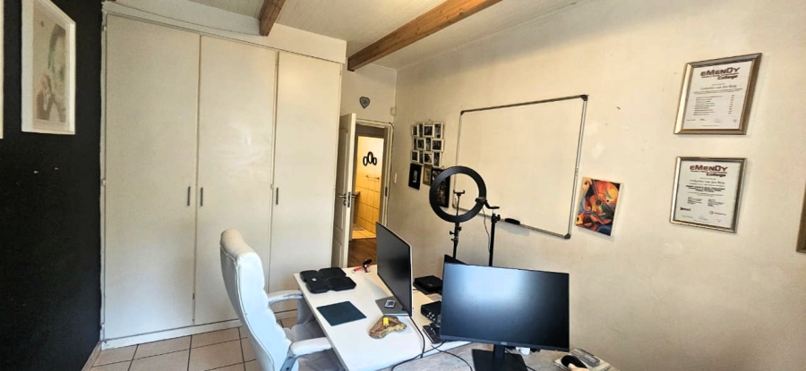 3 Bedroom Property for Sale in Val de Grace Gauteng