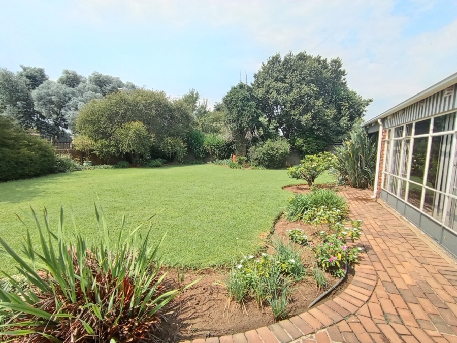 3 Bedroom Property for Sale in Bonaero Park Gauteng