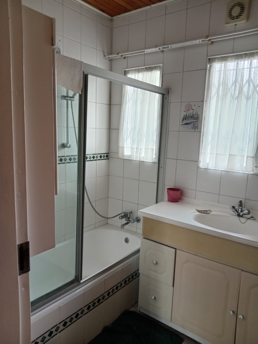 3 Bedroom Property for Sale in Bonaero Park Gauteng