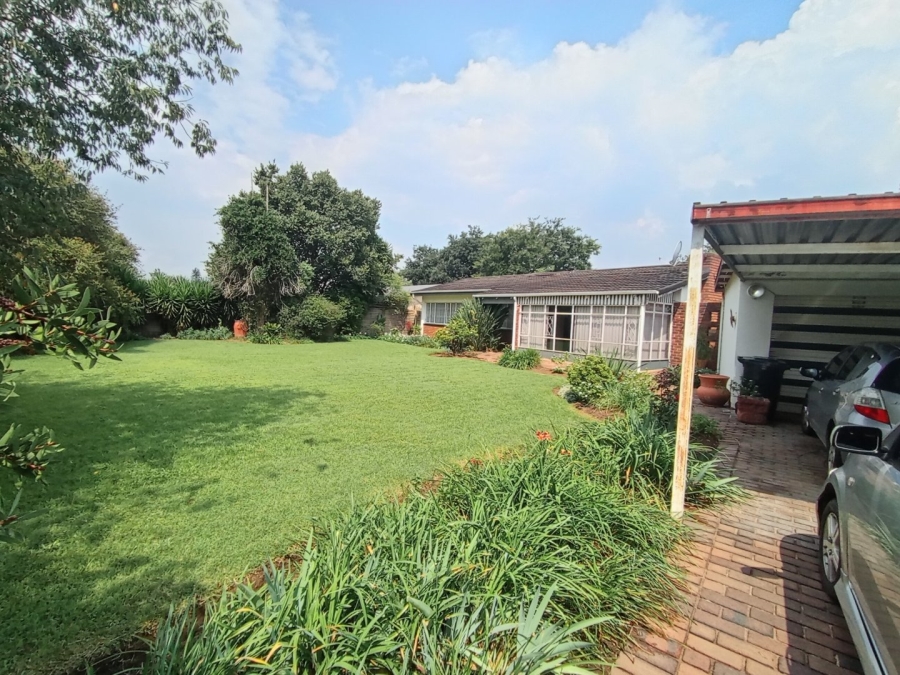3 Bedroom Property for Sale in Bonaero Park Gauteng