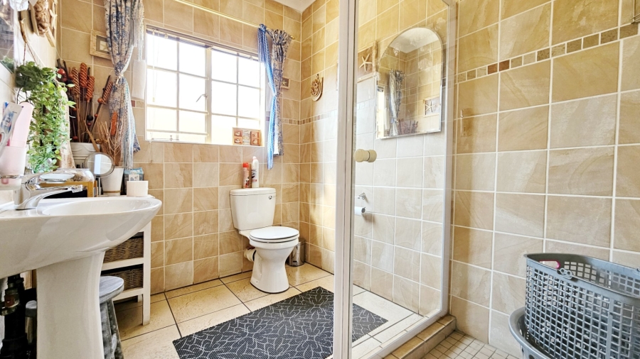 3 Bedroom Property for Sale in Kookrus Gauteng