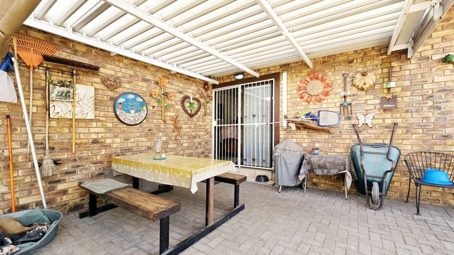 3 Bedroom Property for Sale in Kookrus Gauteng