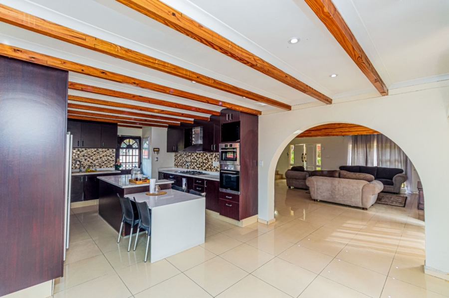 5 Bedroom Property for Sale in Glenvista Gauteng