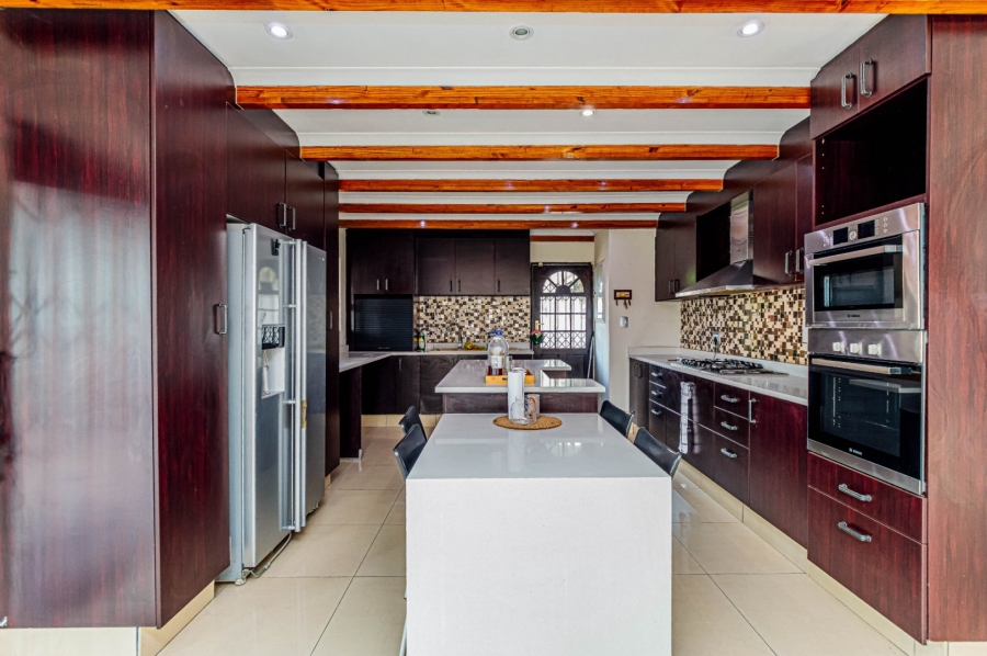 5 Bedroom Property for Sale in Glenvista Gauteng