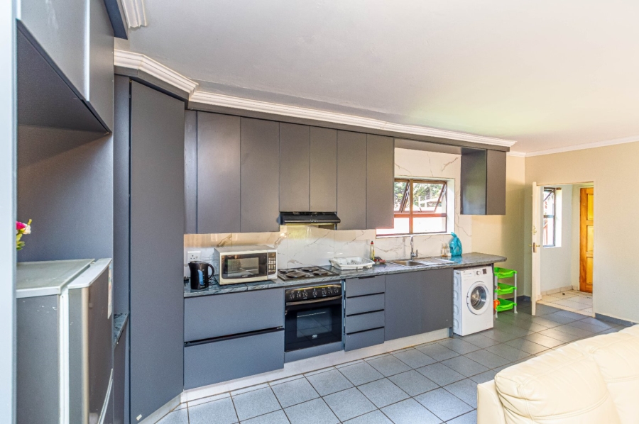 5 Bedroom Property for Sale in Glenvista Gauteng