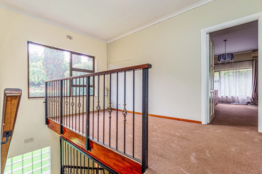 5 Bedroom Property for Sale in Glenvista Gauteng