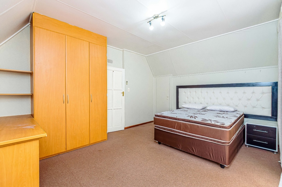 5 Bedroom Property for Sale in Glenvista Gauteng