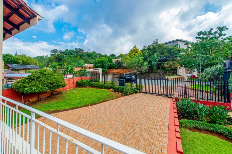 5 Bedroom Property for Sale in Glenvista Gauteng