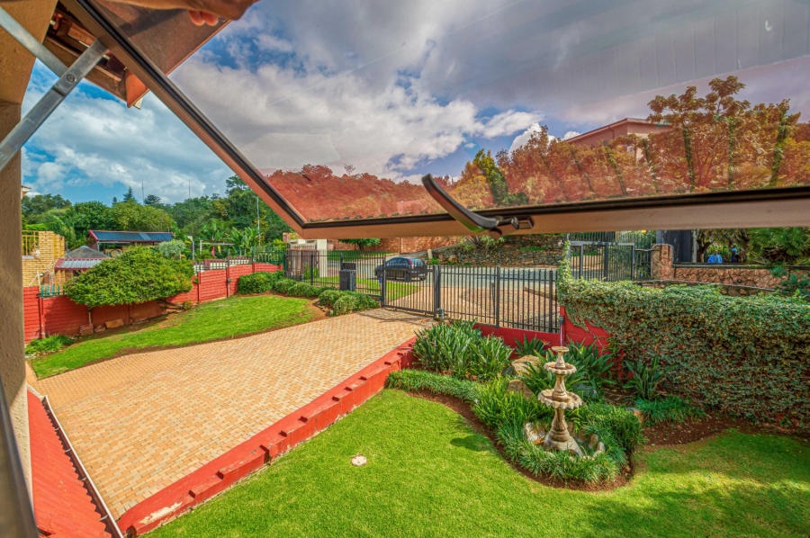 5 Bedroom Property for Sale in Glenvista Gauteng