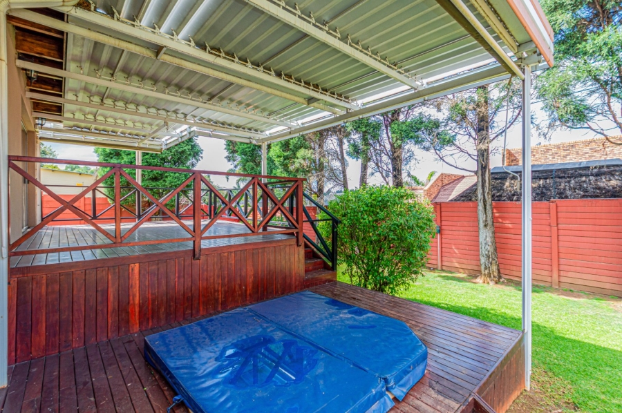 5 Bedroom Property for Sale in Glenvista Gauteng