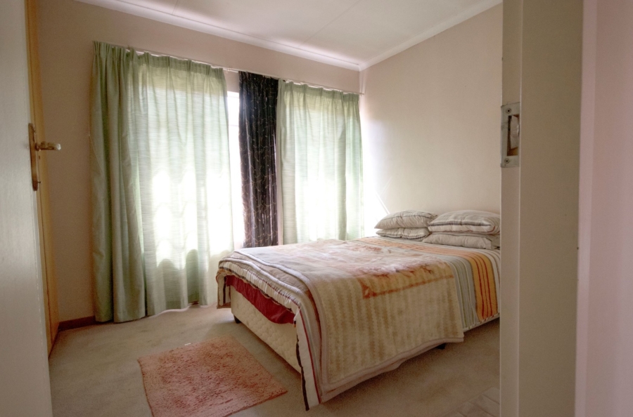 To Let 3 Bedroom Property for Rent in Eldoraigne Gauteng
