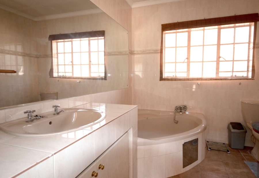 To Let 3 Bedroom Property for Rent in Eldoraigne Gauteng
