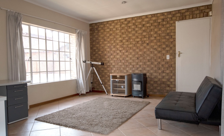 To Let 3 Bedroom Property for Rent in Eldoraigne Gauteng