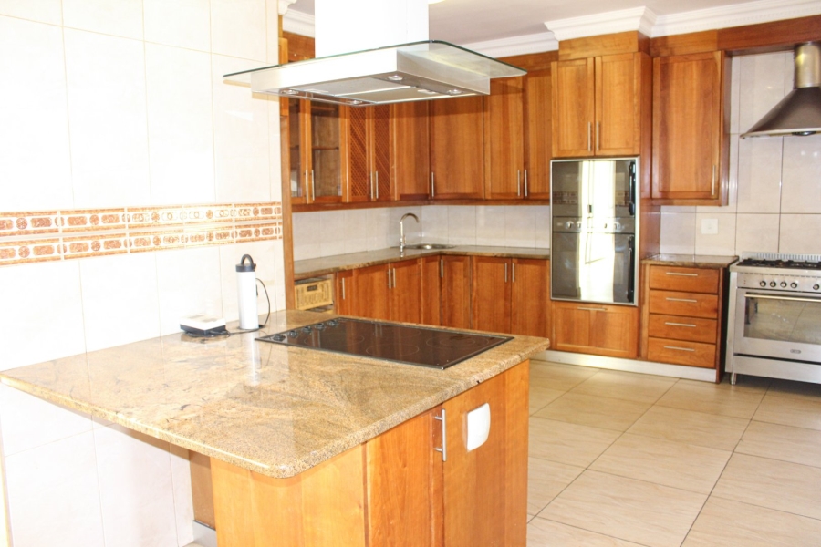 6 Bedroom Property for Sale in Eldo Village Estate Gauteng