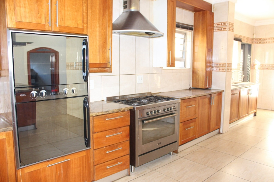6 Bedroom Property for Sale in Eldo Village Estate Gauteng