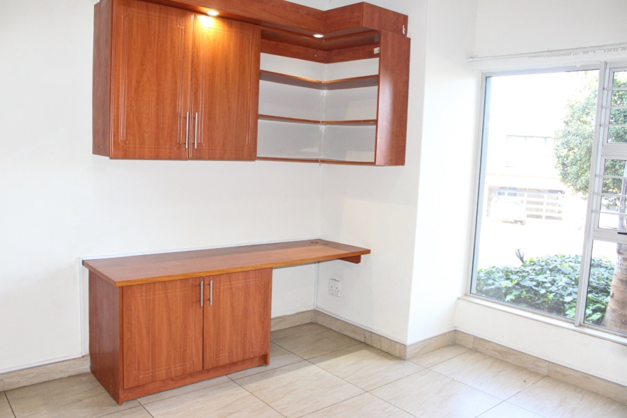 6 Bedroom Property for Sale in Eldo Village Estate Gauteng