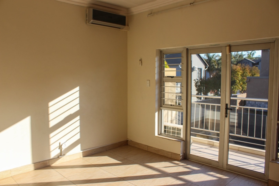 6 Bedroom Property for Sale in Eldo Village Estate Gauteng