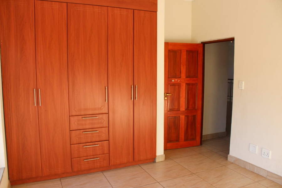 6 Bedroom Property for Sale in Eldo Village Estate Gauteng