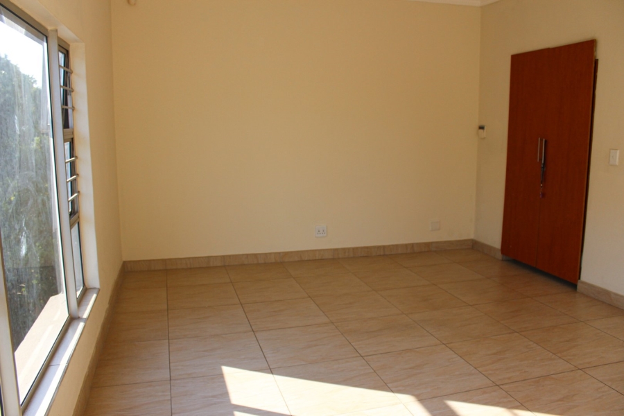 6 Bedroom Property for Sale in Eldo Village Estate Gauteng