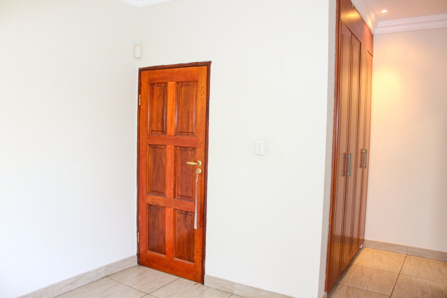 6 Bedroom Property for Sale in Eldo Village Estate Gauteng