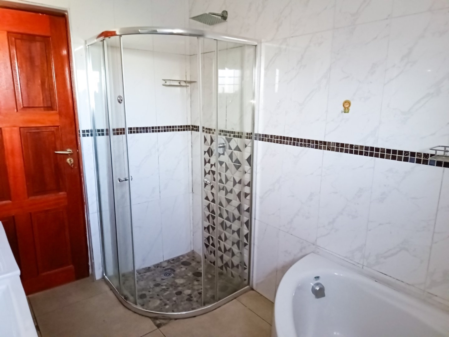 6 Bedroom Property for Sale in Eldo Village Estate Gauteng