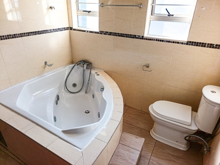 6 Bedroom Property for Sale in Eldo Village Estate Gauteng