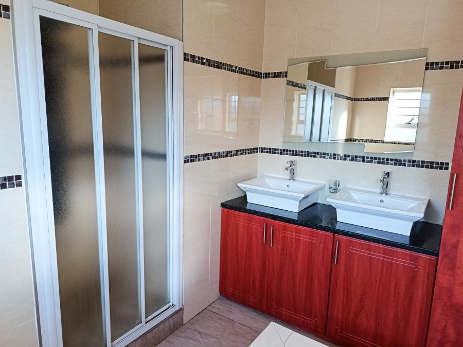 6 Bedroom Property for Sale in Eldo Village Estate Gauteng
