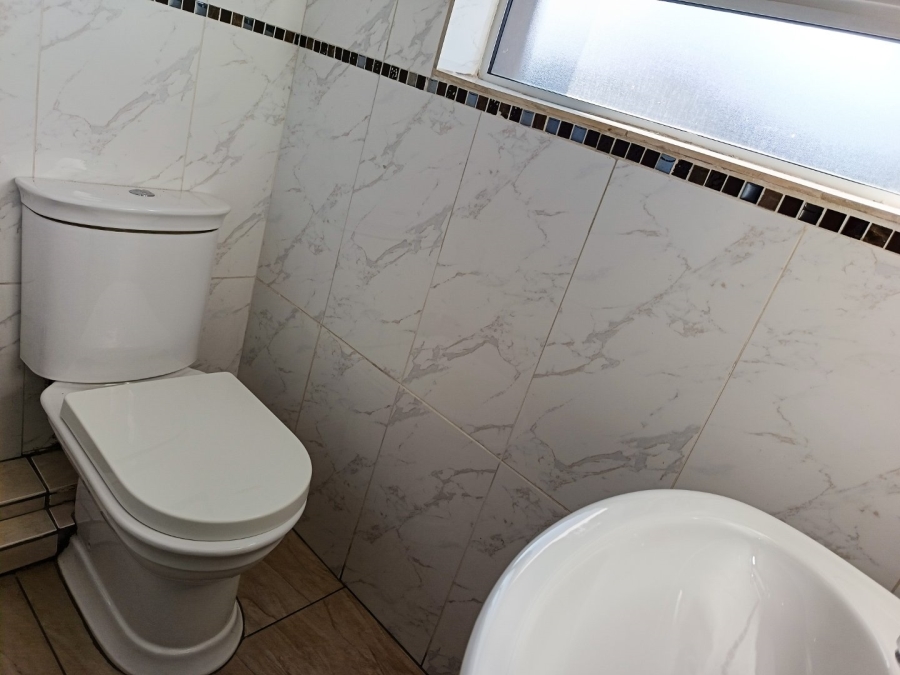 6 Bedroom Property for Sale in Eldo Village Estate Gauteng