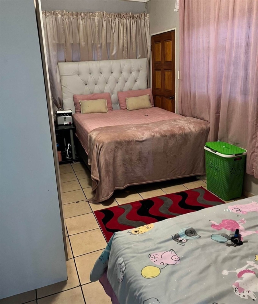 To Let 1 Bedroom Property for Rent in Discovery Gauteng