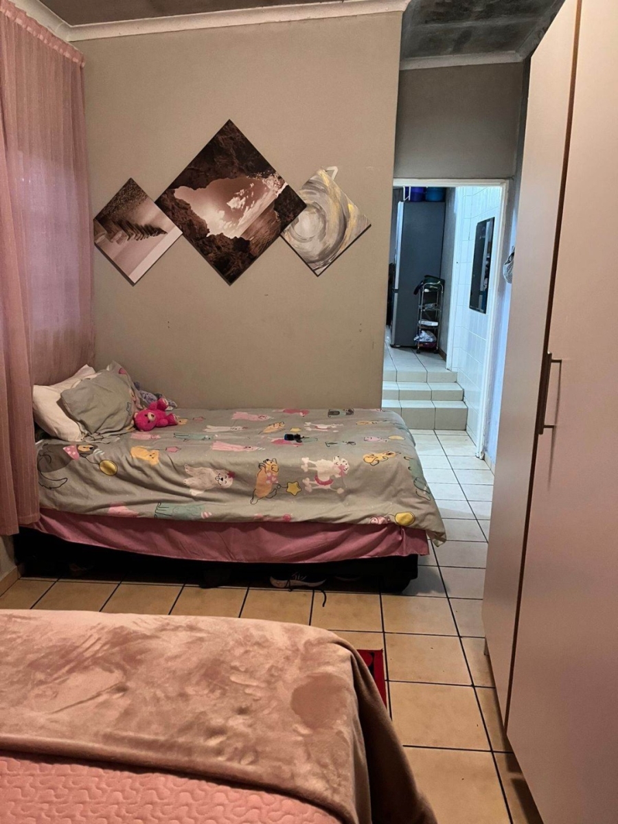 To Let 1 Bedroom Property for Rent in Discovery Gauteng