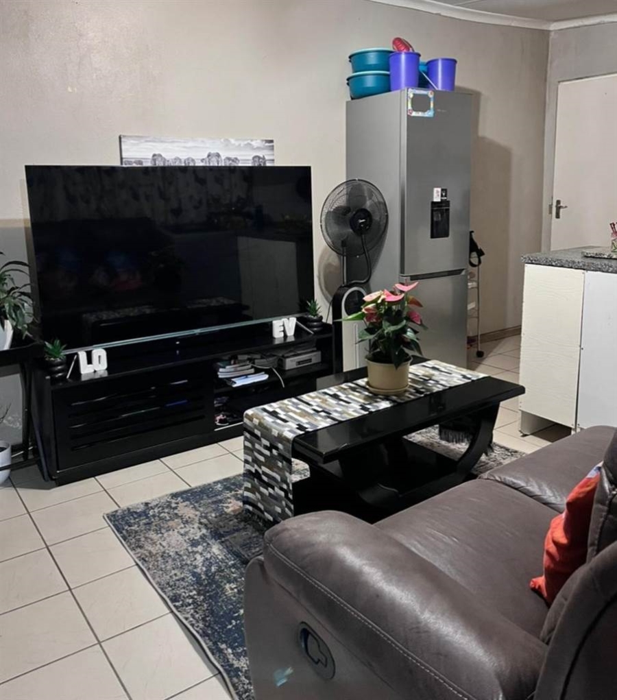 To Let 1 Bedroom Property for Rent in Discovery Gauteng