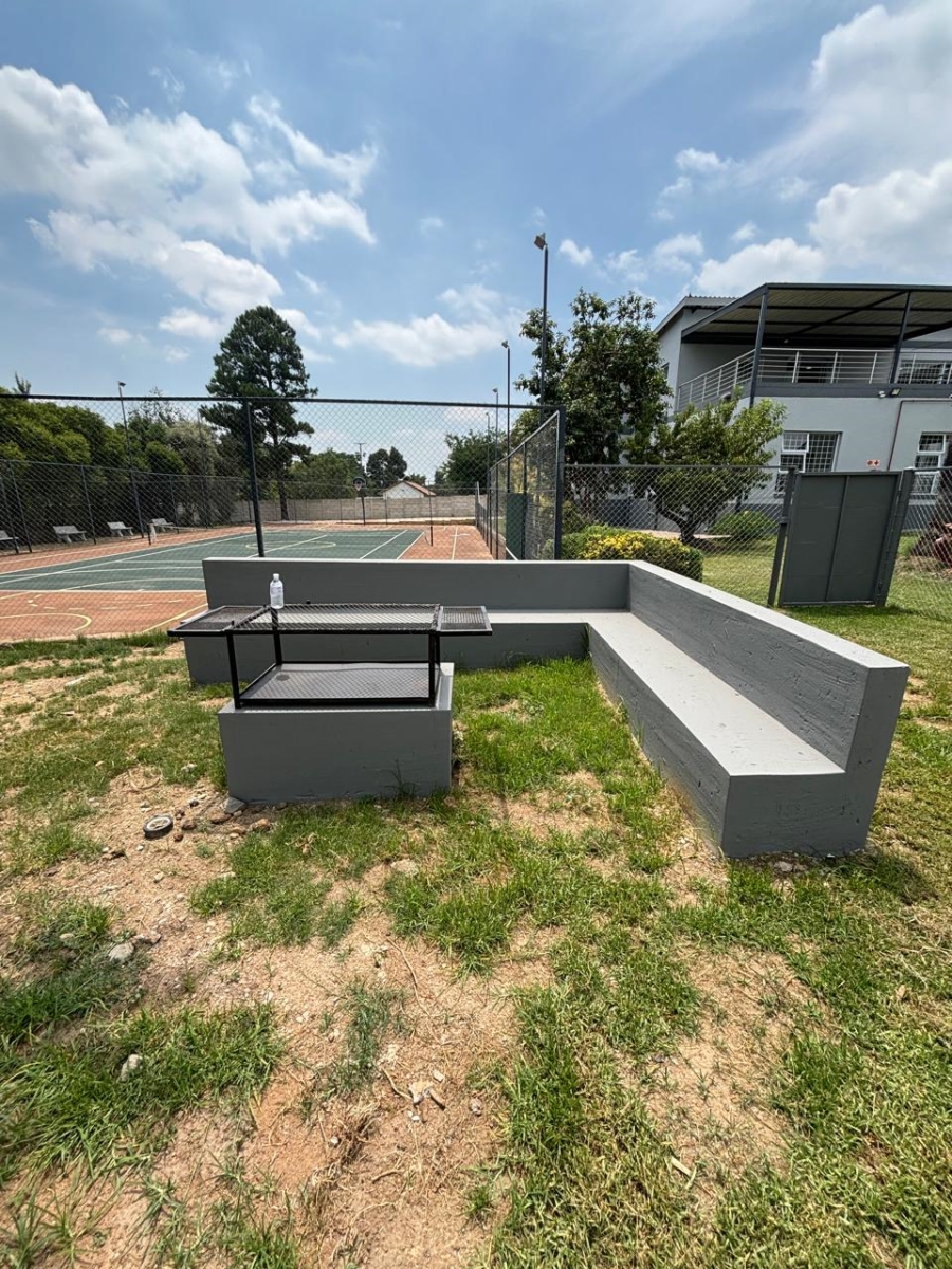 To Let 1 Bedroom Property for Rent in Glen Austin Gauteng
