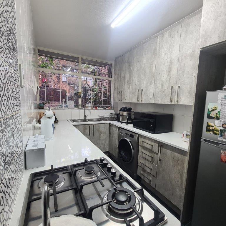 To Let 3 Bedroom Property for Rent in Val de Grace Gauteng