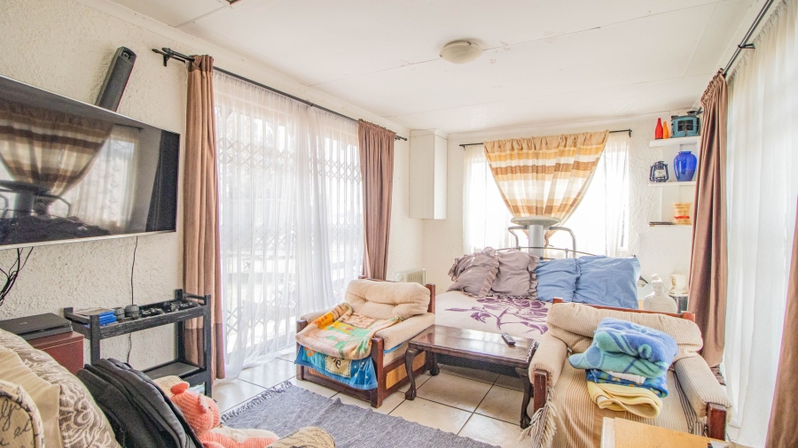 4 Bedroom Property for Sale in Birchleigh North Gauteng