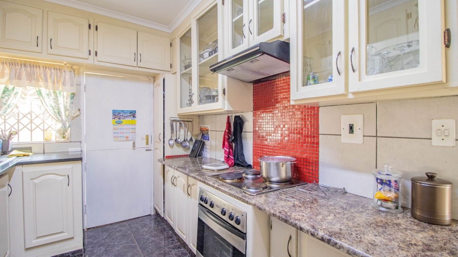 4 Bedroom Property for Sale in Birchleigh North Gauteng