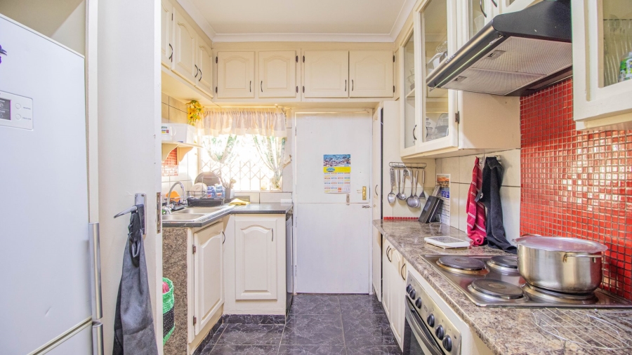 4 Bedroom Property for Sale in Birchleigh North Gauteng