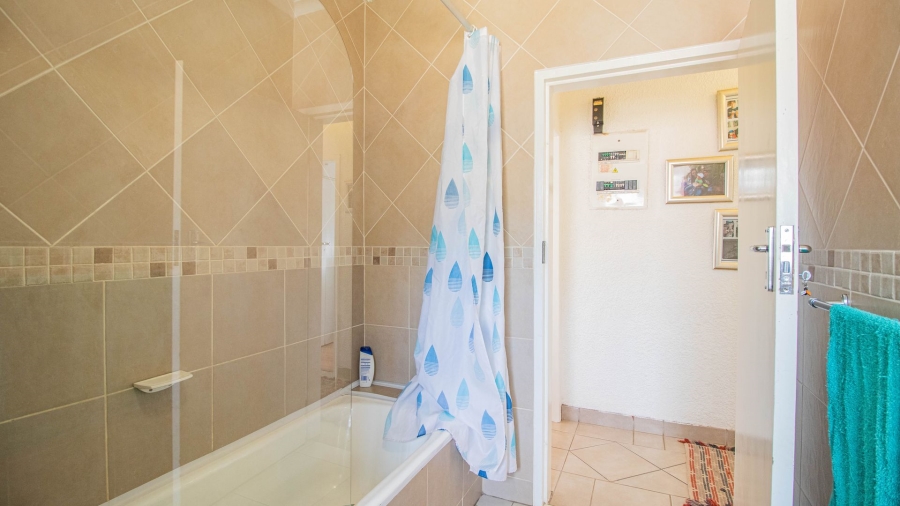 4 Bedroom Property for Sale in Birchleigh North Gauteng