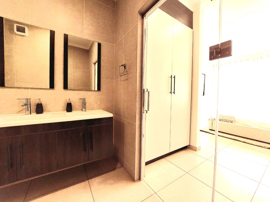 2 Bedroom Property for Sale in Rivonia Gauteng