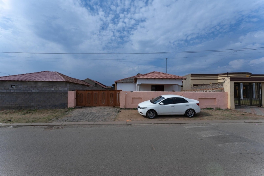 3 Bedroom Property for Sale in Dobsonville Gauteng